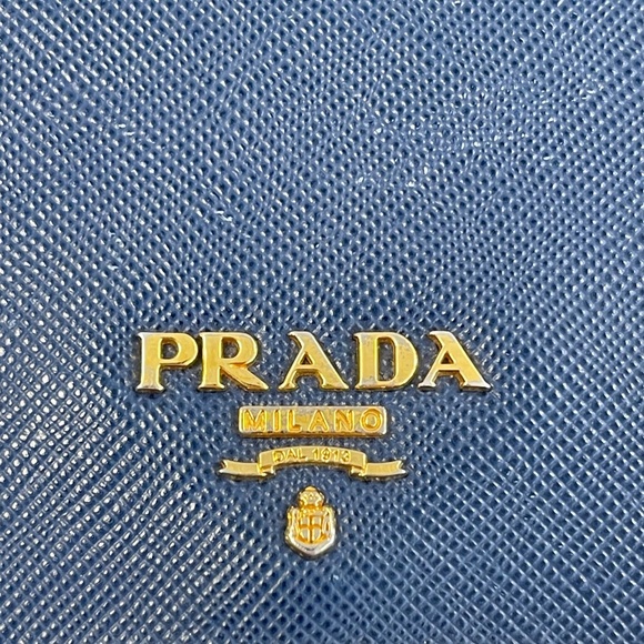 Prada Bluette Saffiano Metal Leather Wristlet w/ Box and Cert of Auth -Preloved - Picture 5 of 13